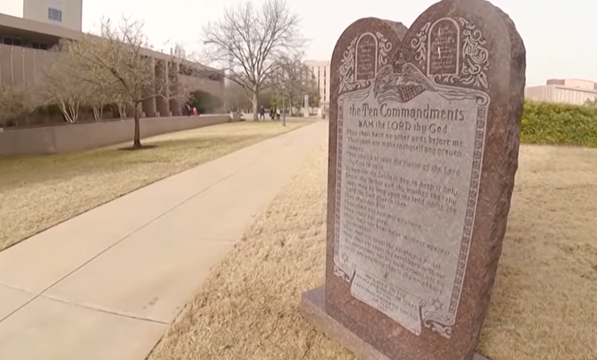 Appeals Court Allows Louisiana Law Requiring Ten Commandments in Classrooms to Take Effect