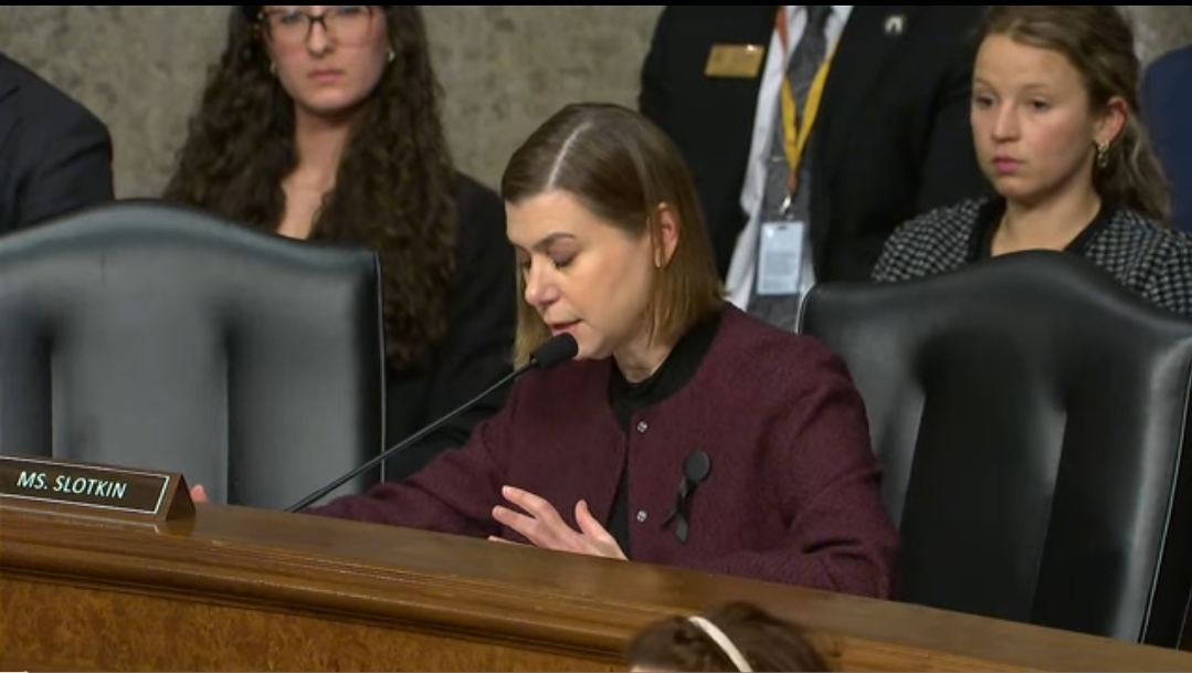 Slotkin Defies Justice Department Inquiry Over Military Video, Setting Up High-Stakes Confrontation