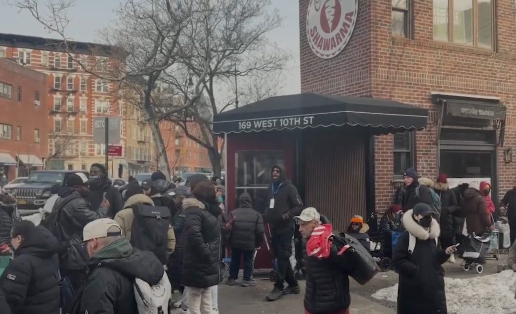 Pop-Up Free Grocery Event in NYC Draws Crowds, Exposes Logistical Strains