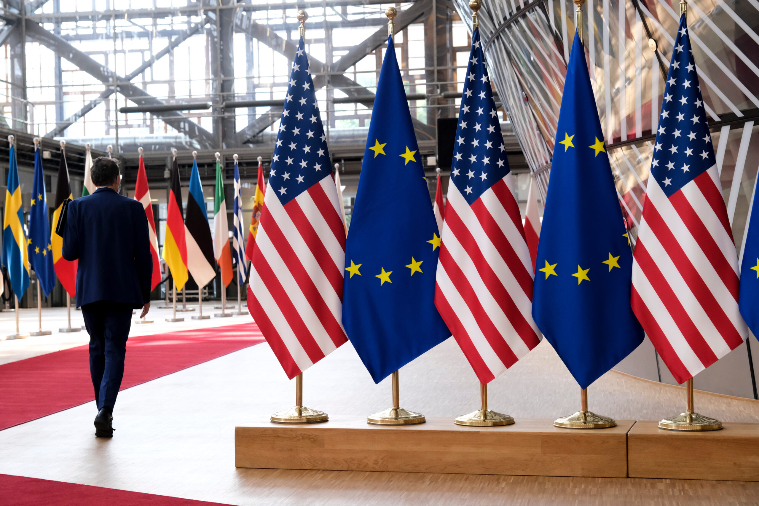 Europe’s Political Focus Turns Increasingly Toward Washington as U.S. Decisions Reshape Policy Landscape