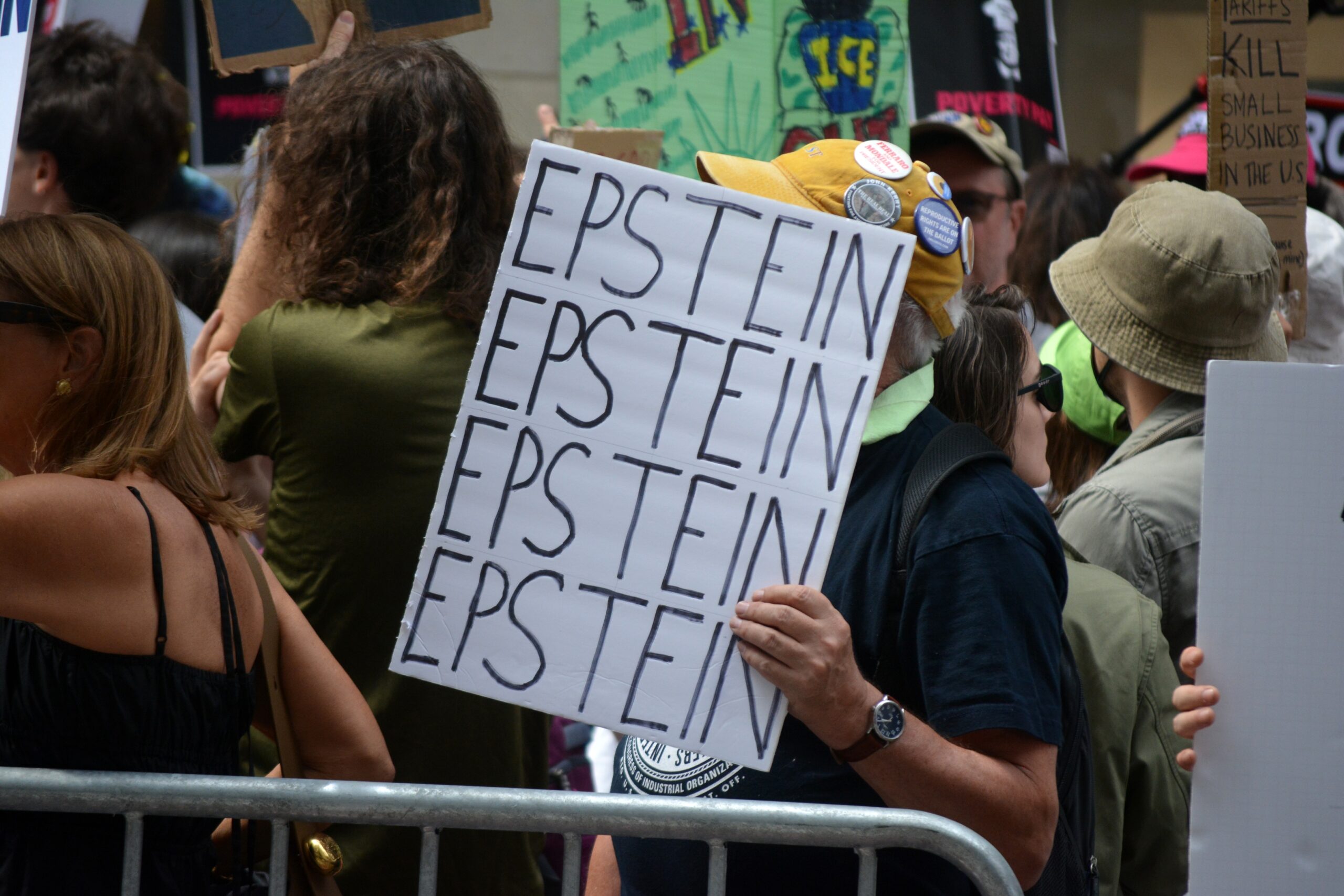 Epstein Records Expose Wide-Ranging Outreach to Political Strategists, Tech Leaders, and Foreign Power Brokers