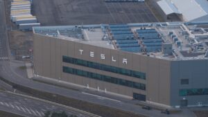 Report: Tesla Accused of Displacing Thousands of US Workers as Regulators Stay Silent