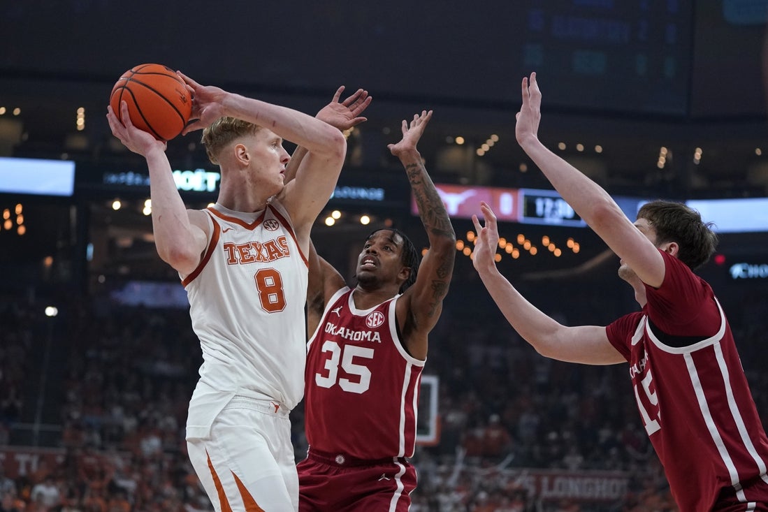 Oklahoma tops Texas in OT, keeps NCAA tourney hopes alive