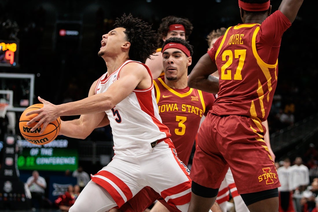 Arizona sinks Iowa St. on Jaden Bradley’s buzzer-beater in Big 12 semis