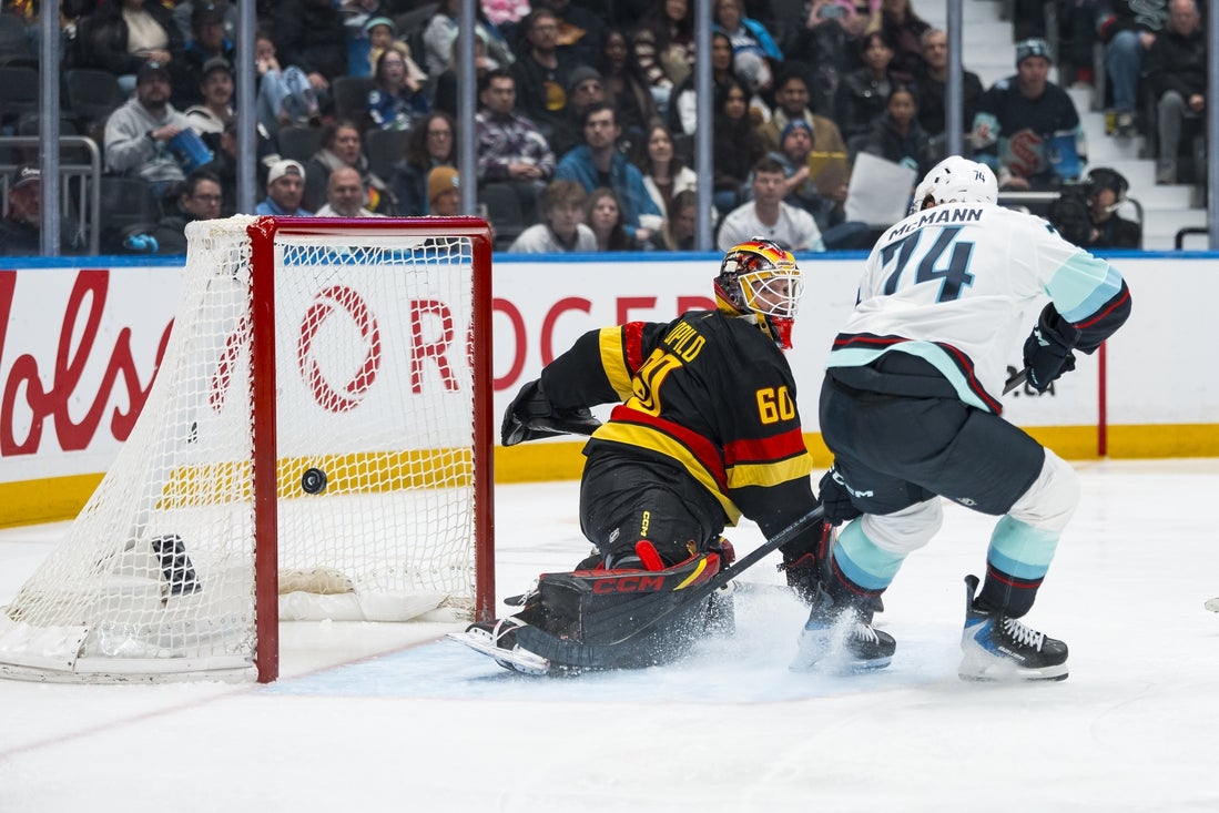 Kraken test Lightning’s perfect record in Seattle as wild-card race heats up