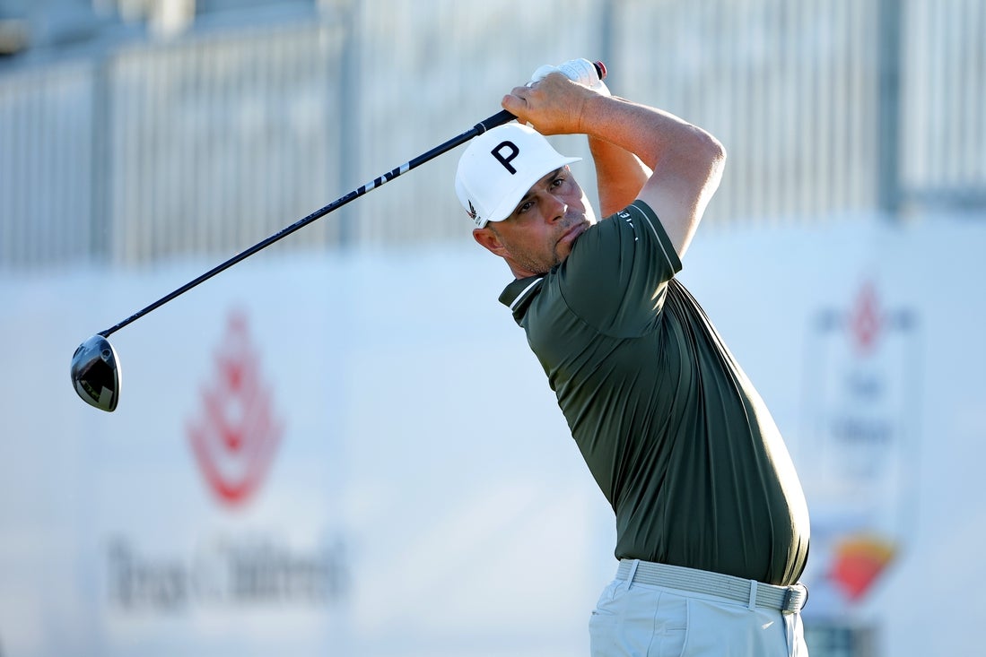 Gary Woodland takes lead at Texas Children’s Houston Open