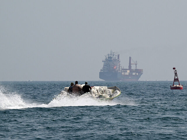 Ships Claim Chinese Identity to Avoid Iranian Attacks in the Strait of Hormuz