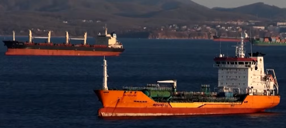 Trump Signals Flexibility on Russian Oil Shipment to Cuba Despite Sanctions Policy