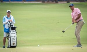 Stewart Cink shoots course-record 63 to win Senior PGA by six