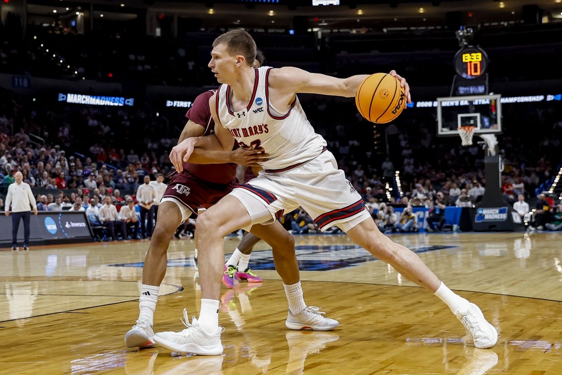 Saint Mary’s star F Paulius Murauskas follows coach to Arizona State
