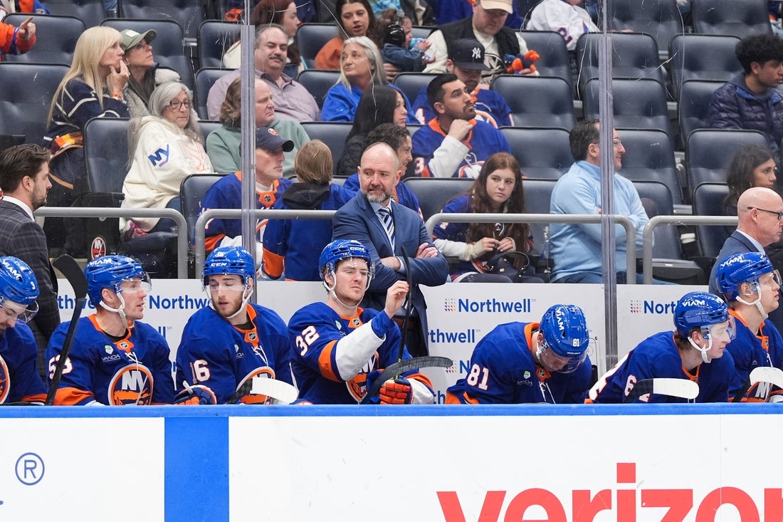 Islanders face Canadiens, must win last two games to have shot at playoffs