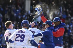 MLB roundup: Cubs rally late, walk off in 10 as Mets' skid hits 11