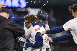 Josh Naylor, Cal Raleigh rally Mariners to walk-off win over A's