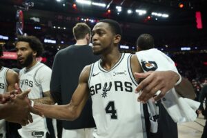 NBA roundup: De’Aaron Fox, Spurs knock out Blazers in Game 5