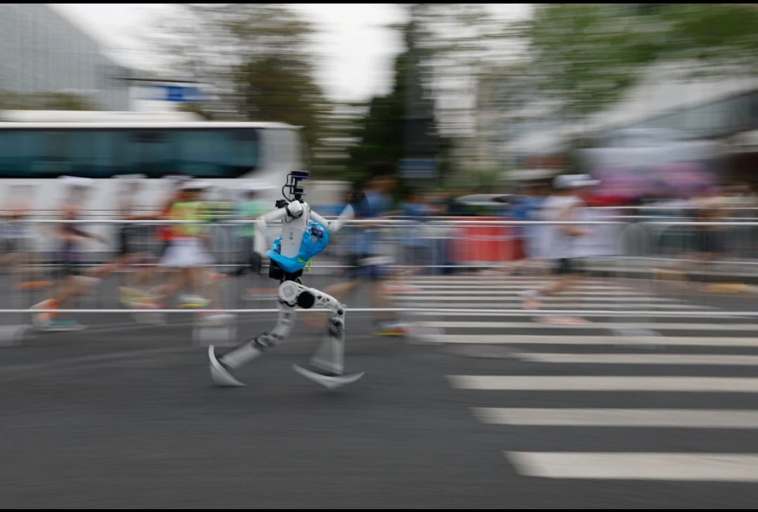 Humanoid Robot Outpaces Human Record in Beijing Half-Marathon, Highlighting China’s Rapid AI Advances