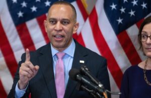 Virginia Redistricting Victory Fuels National Battle as Legal Challenges Loom and Political Stakes Rise