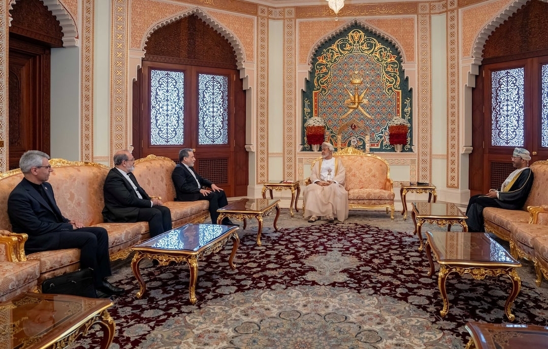 Iran Urges Regional Security Overhaul During Oman Talks, Criticizes U.S. Presence