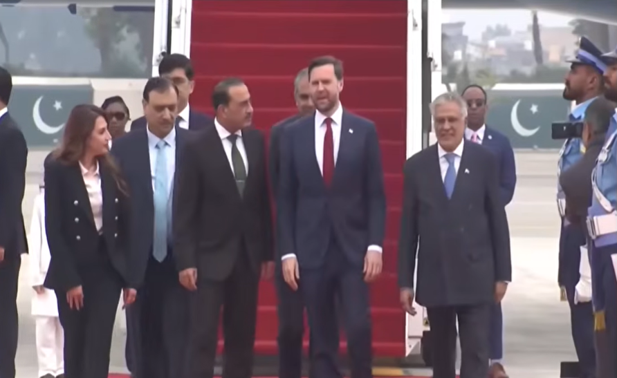 U.S. and Iran Signal Possible New Talks as Tensions Persist Over Nuclear Program and Strait of Hormuz