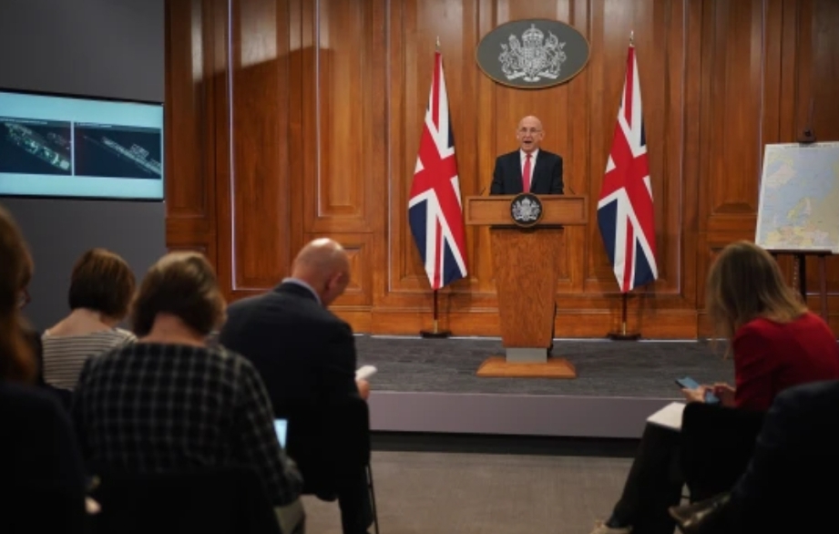 UK and Norway Conduct Extended Operation to Track Russian Submarines Near Critical Infrastructure