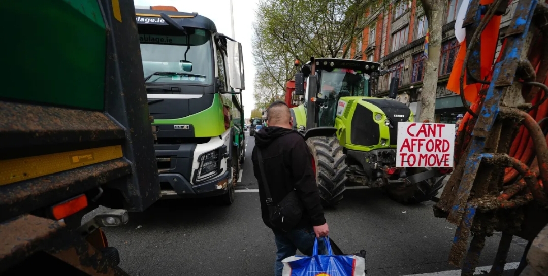 Fuel Protests Paralyze Ireland as Shortages Deepen and Government Scrambles to Restore Supply