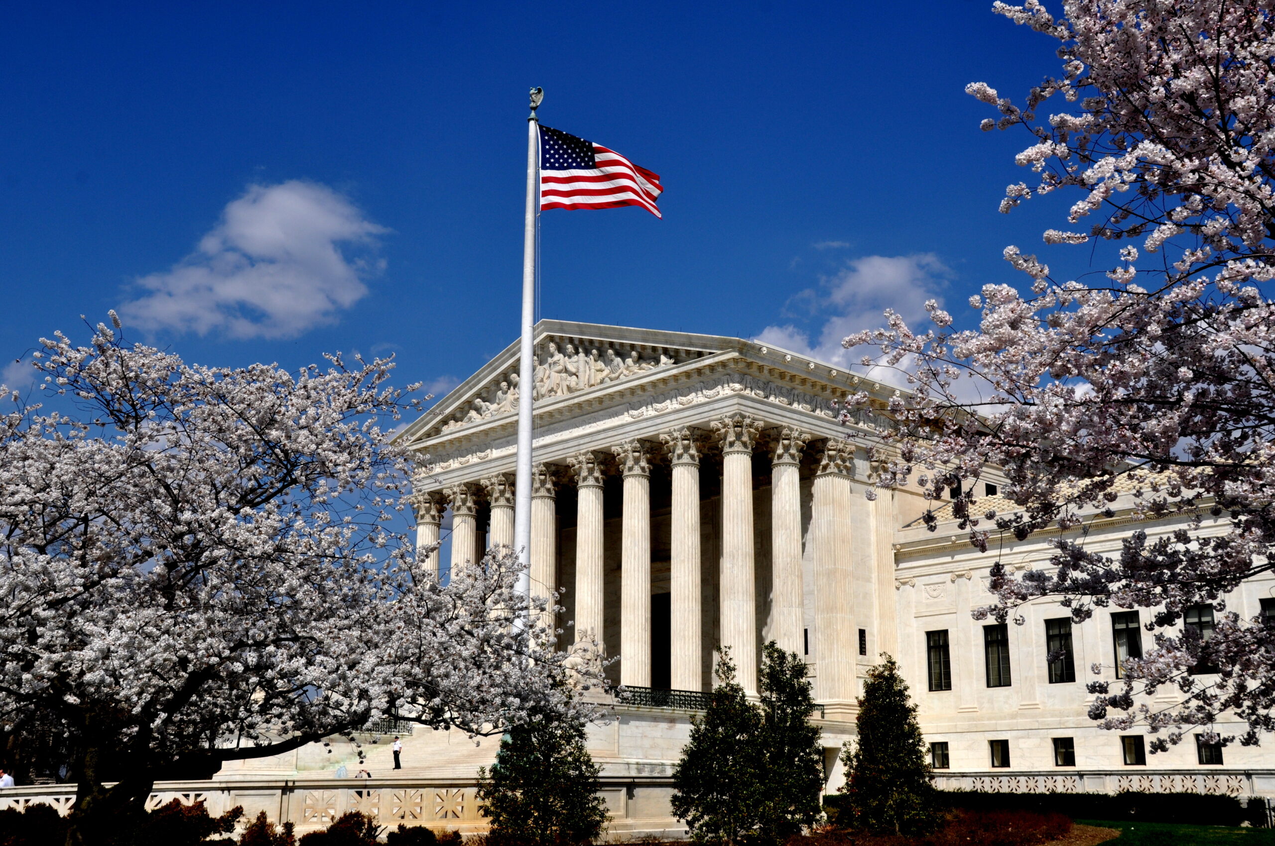 Supreme Court Signals Doubts on Trump Birthright Citizenship Order During Arguments