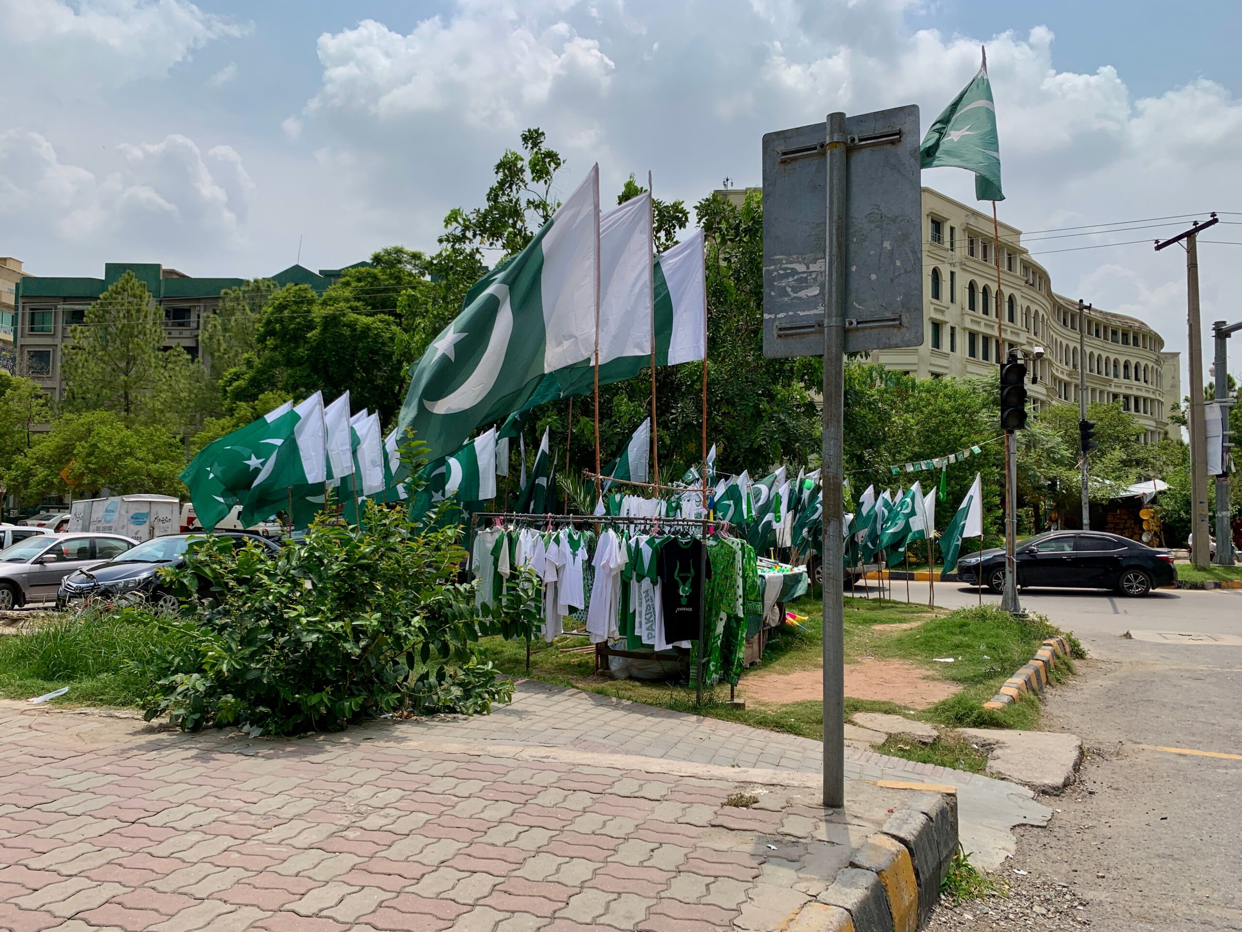 Pakistan Sources Say Iran’s Peace Talk Absence Is Strategic Maneuvering Amid Escalating U.S. Pressure