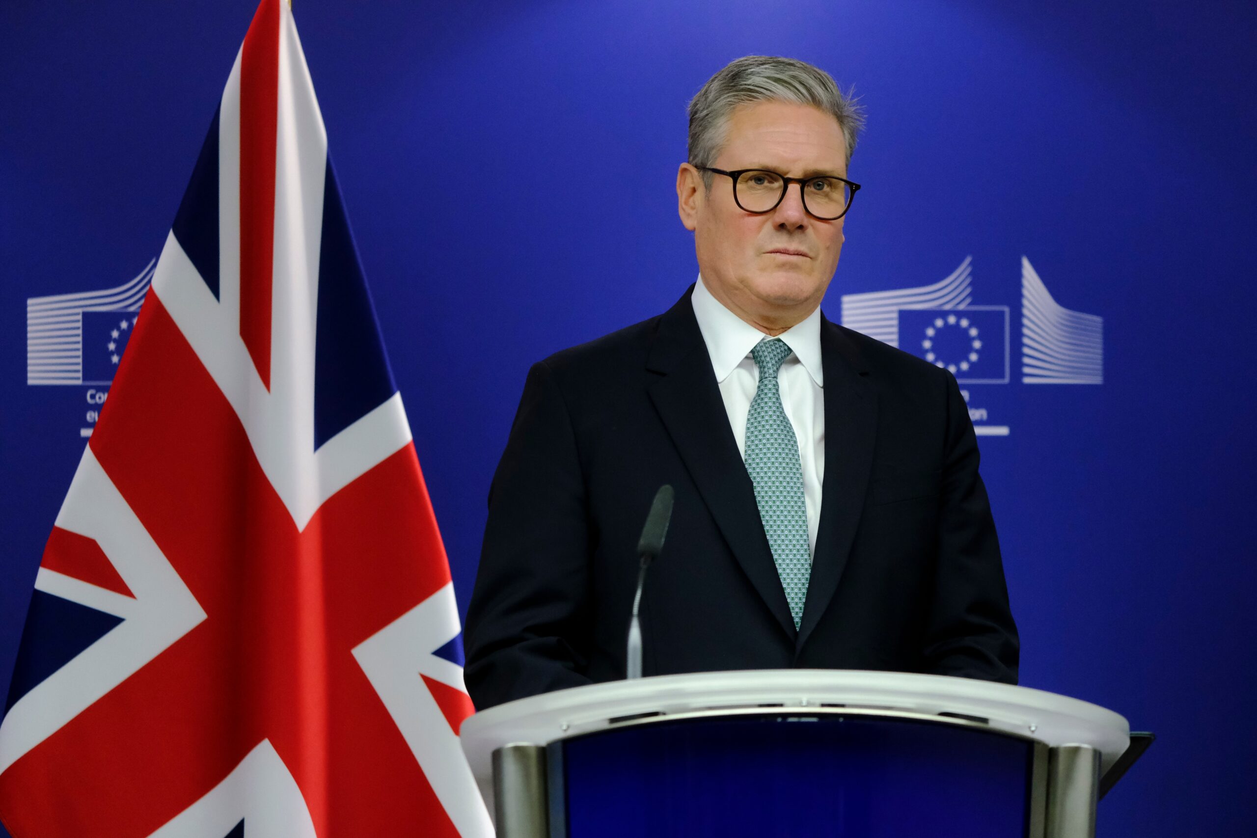 UK Plan to Fast-Track Adoption of EU Rules Sparks Political Backlash