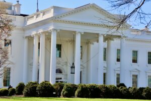 White House Demands Iran Reopen Strait of Hormuz Amid Conflicting Closure Reports