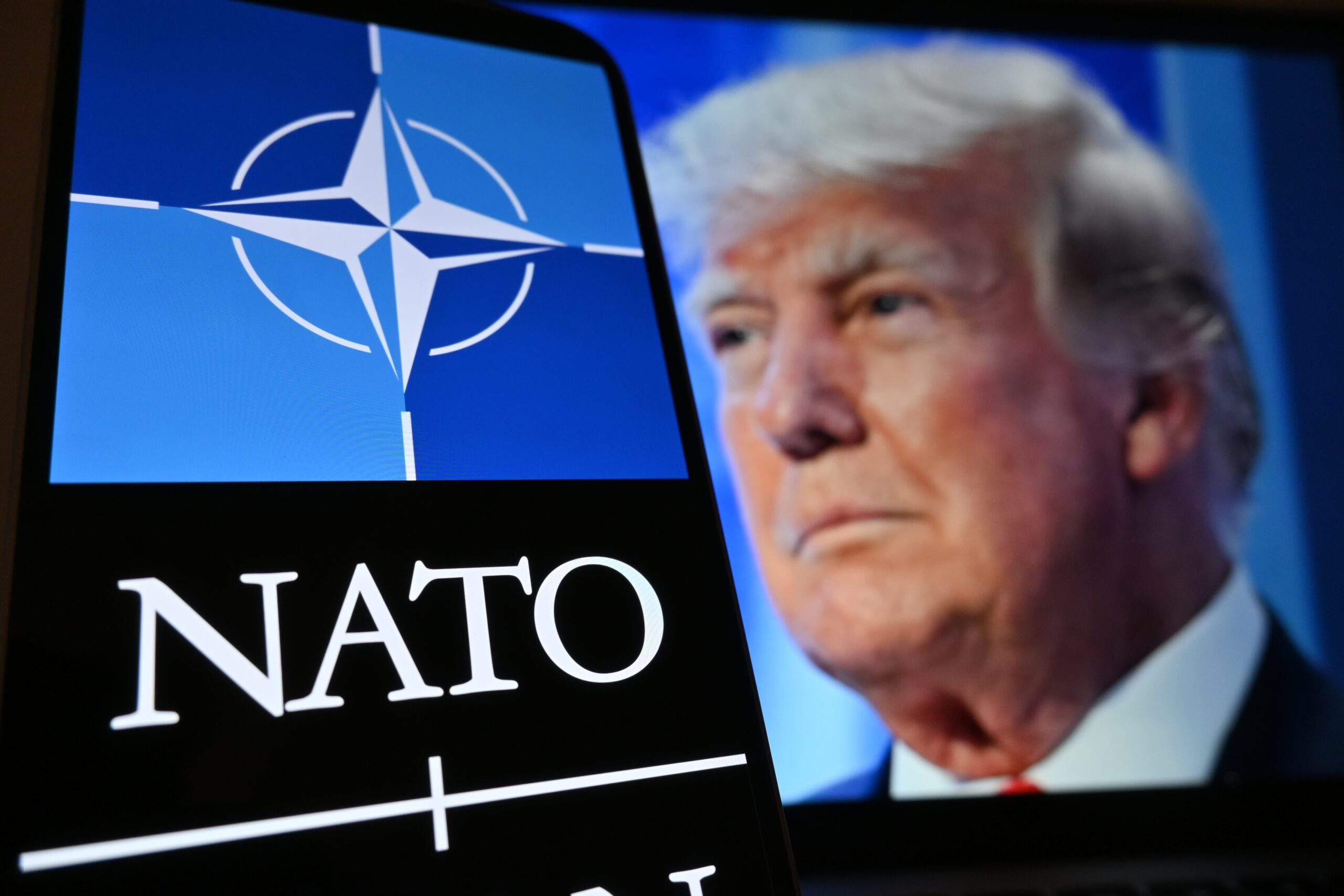 Trump Criticizes NATO After Iran Conflict Dispute, Raises Greenland Again Following Rutte Meeting