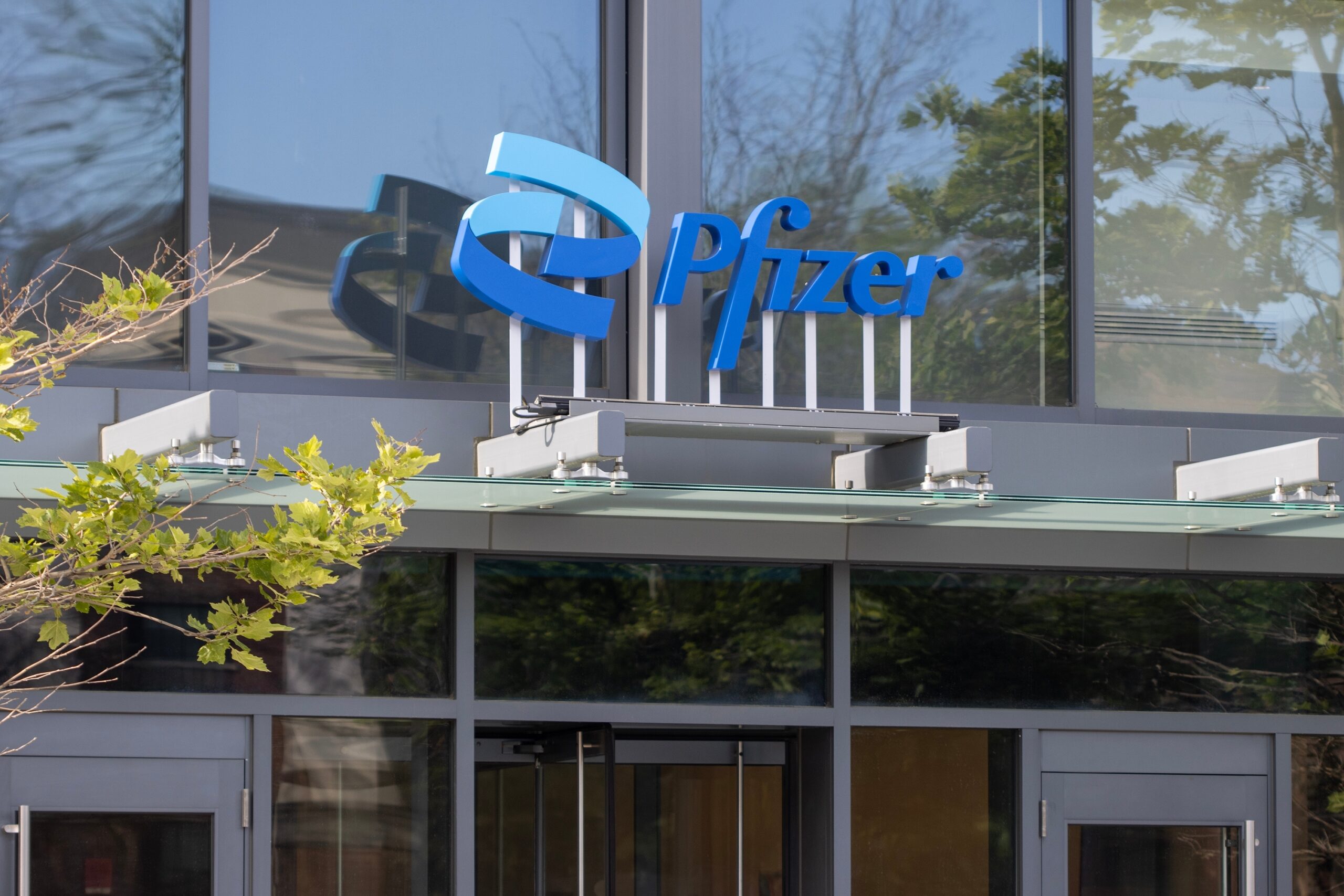 Study Finds Limited Benefit of Pfizer’s COVID Antiviral for Vaccinated High-Risk Adults as Debate Grows Over Federal Investment