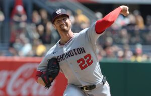 Stingy starters take mound for Brewers, Nationals