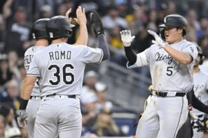 Munetaka Murakami homers again, White Sox pound Padres