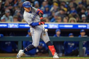 Blue Jays flying high as they continue surge against Twins