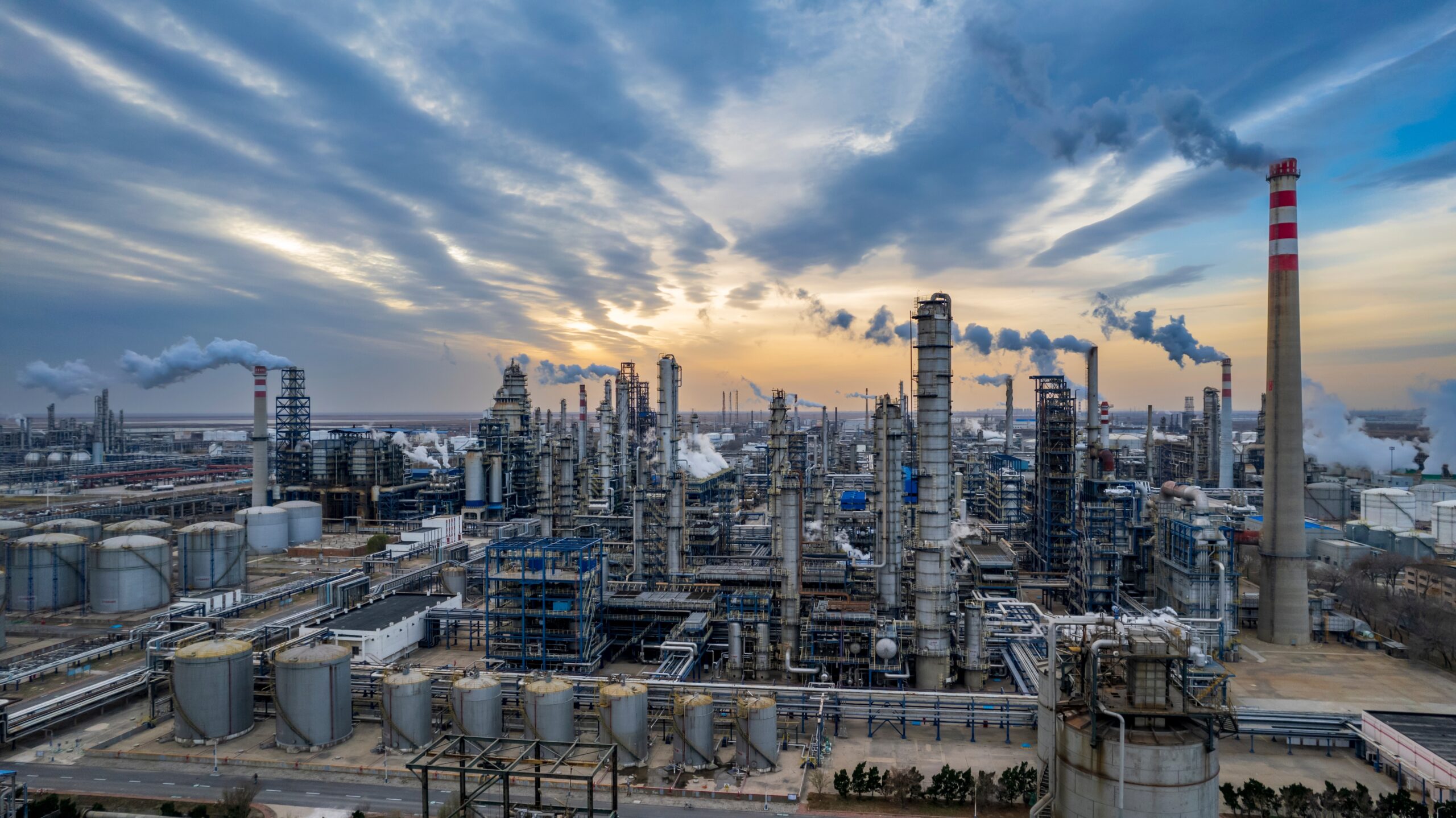 China Rejects U.S. Sanctions on Refineries, Escalating Tensions Amid Ongoing Oil Conflict