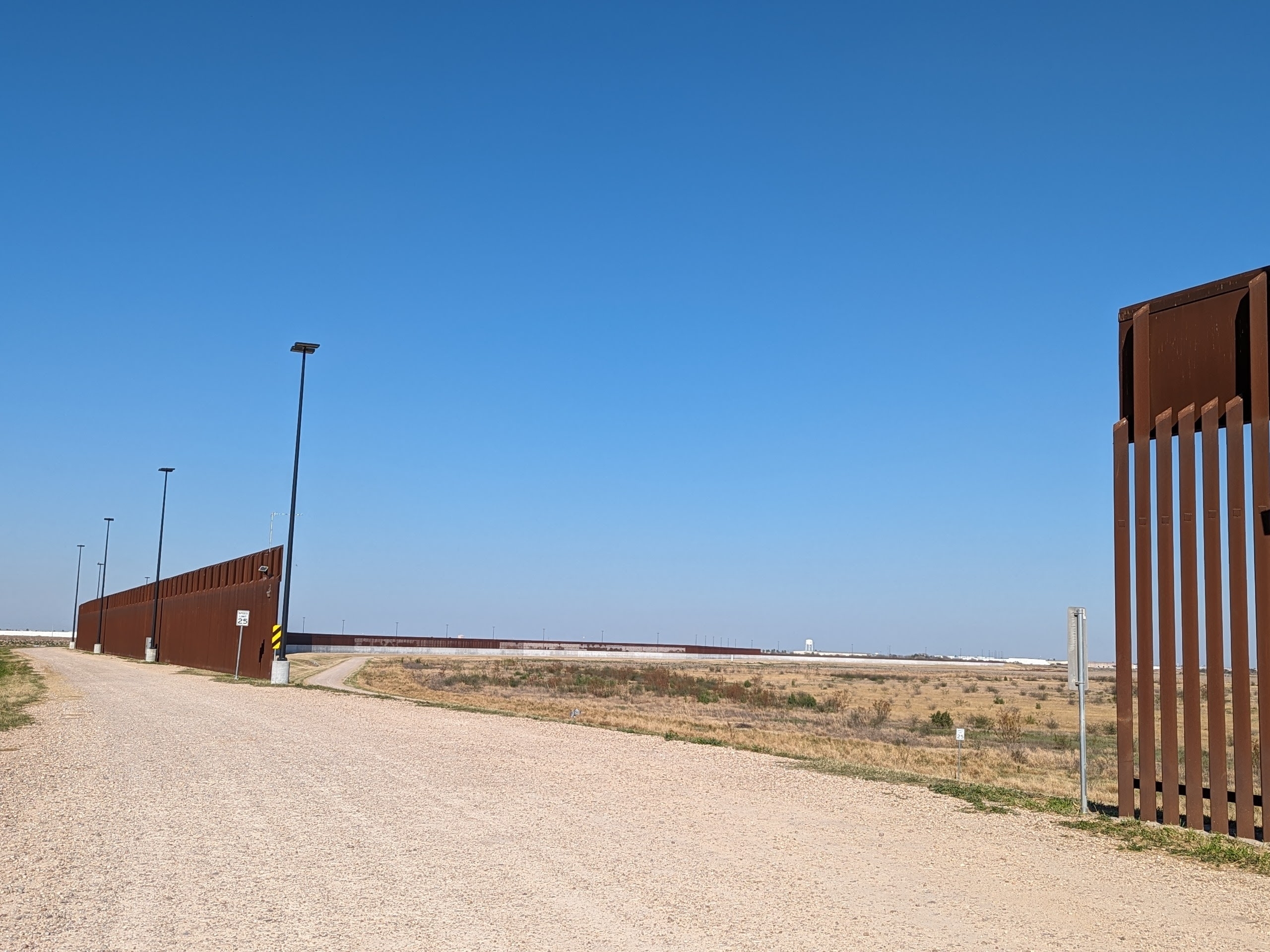 Harvard-Harris Survey Finds Majority of Voters Believe Democrats Favor Open Borders