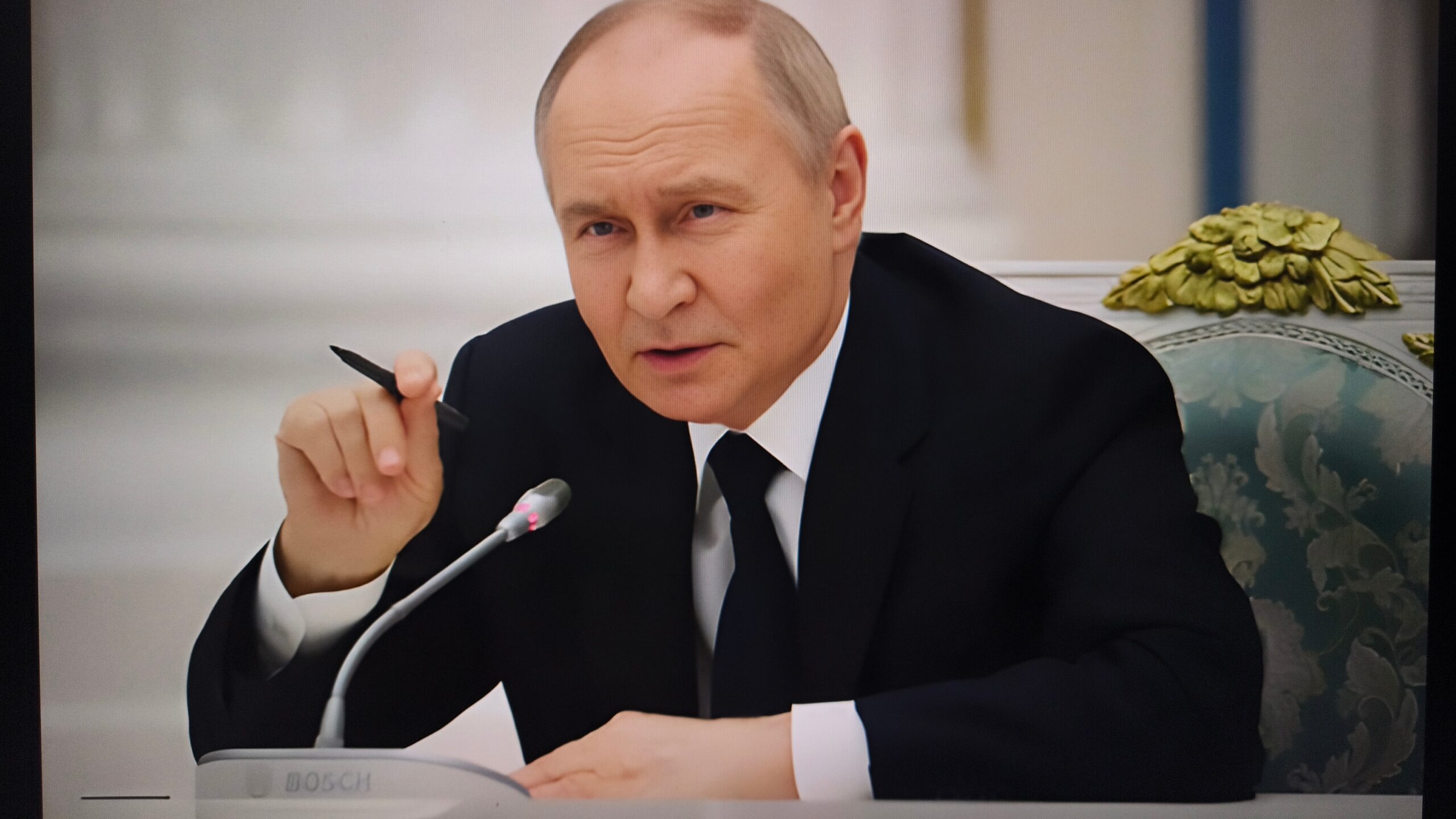 Putin Signals Possible Endgame in Ukraine War as Prisoner Swap and Ceasefire Take Effect