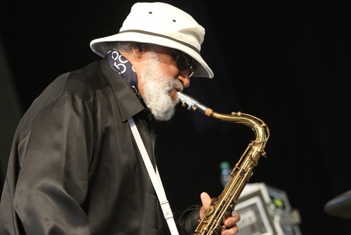 Jazz Legend Sonny Rollins Dies at 95, Leaving Behind a Legacy That Transformed Modern Music