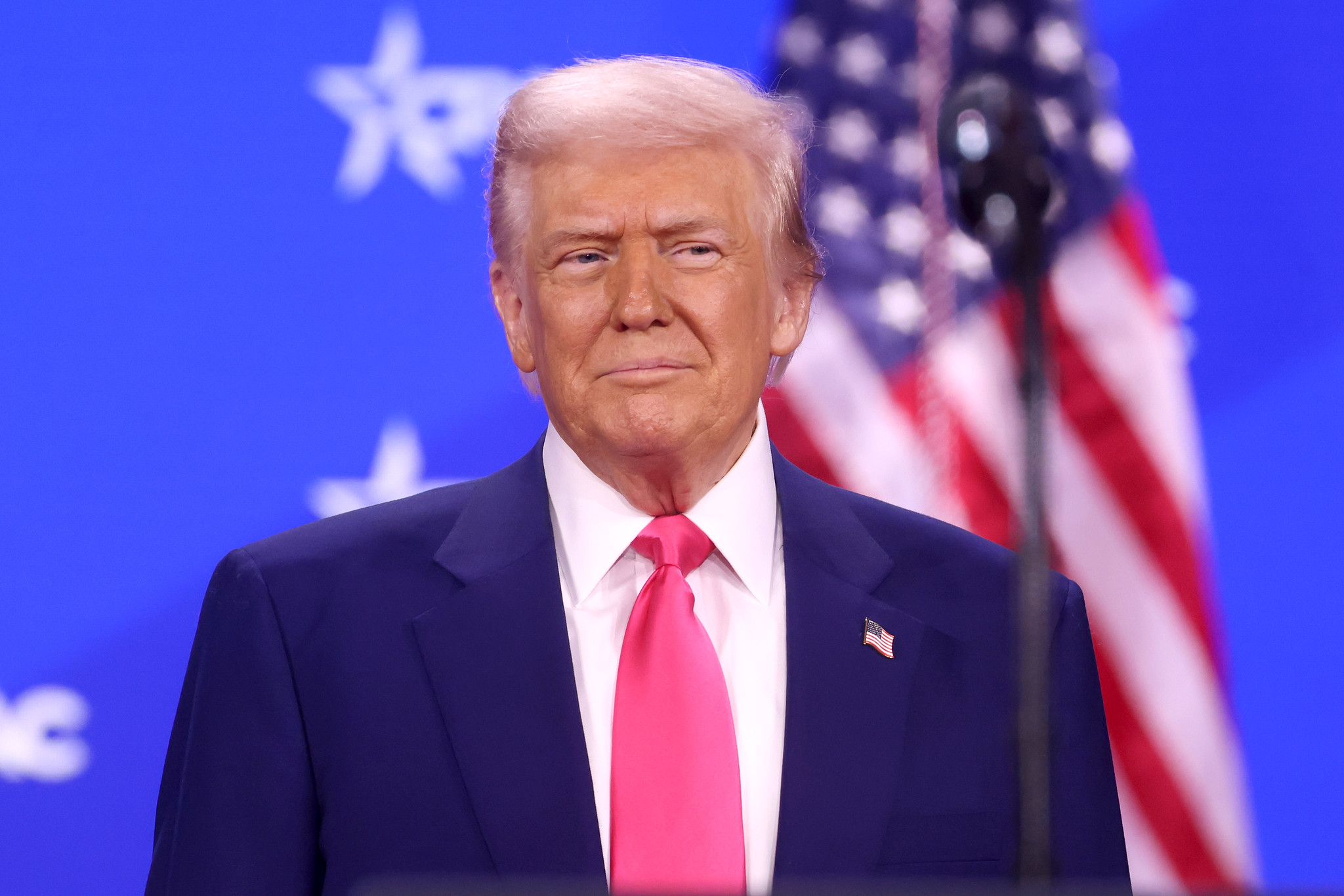 Trump Caught Between Iran Peace Push and Political Backlash Over Energy Prices and Nuclear Deal Concerns