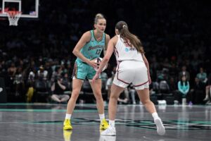 Liberty earn spot in Commissioner's Cup final with win over Mystics Liberty earn spot in Commissioner's Cup final with win over Mystics