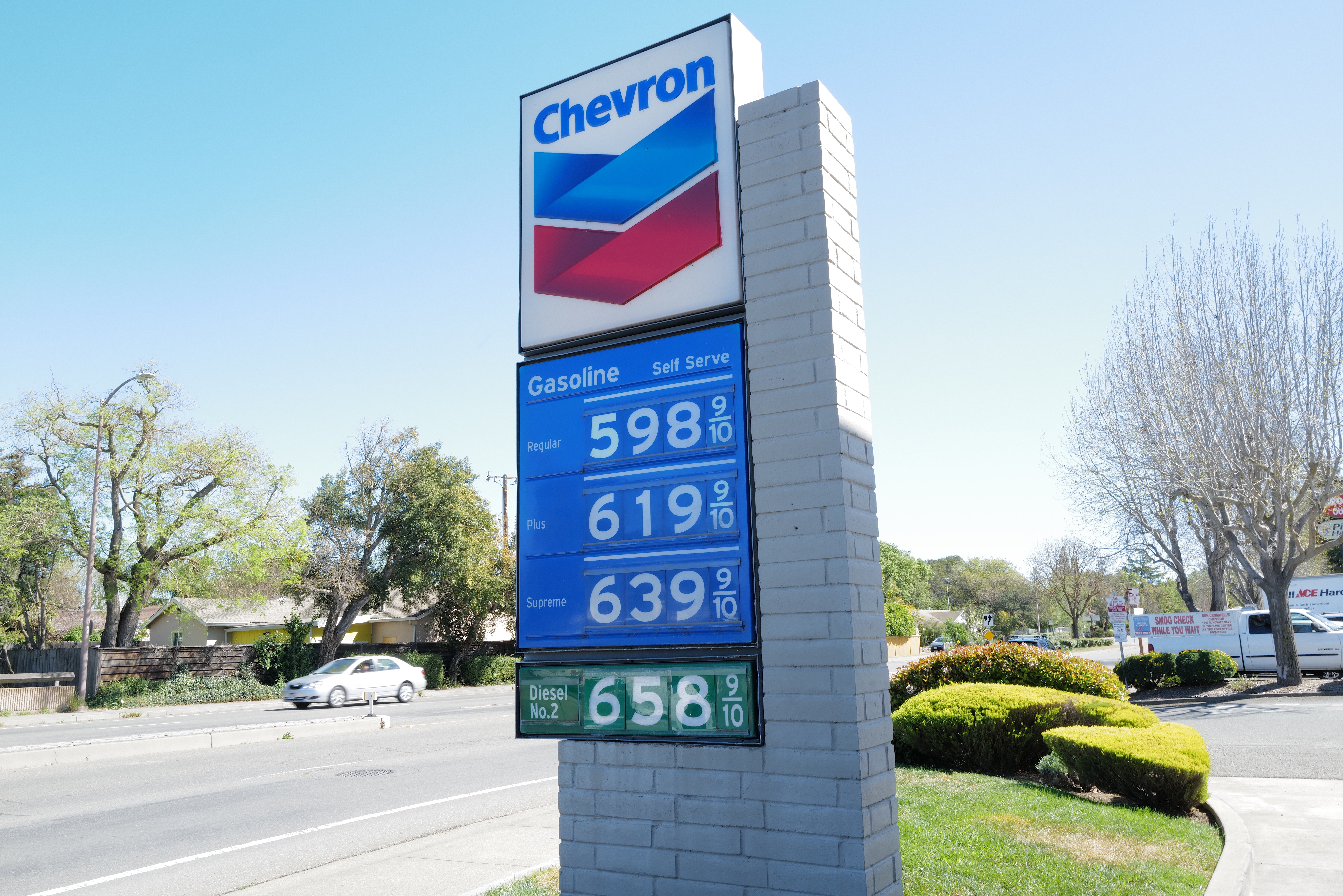 Oil Executives Warn Low Inventories Could Drive Summer Gas Price Surge