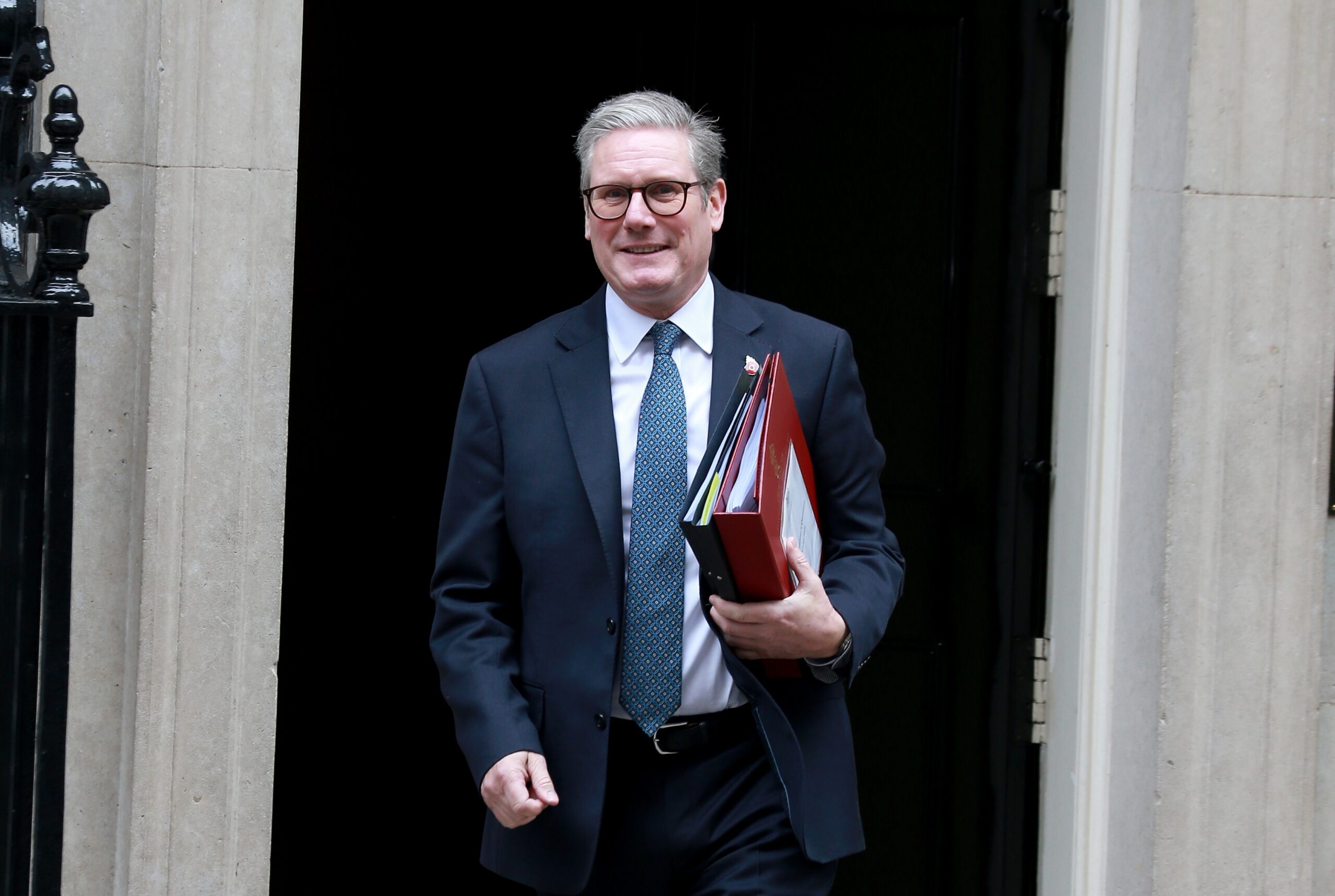 Starmer Says U.K. Will Bar Children Under 16 From Major Social Media Platforms