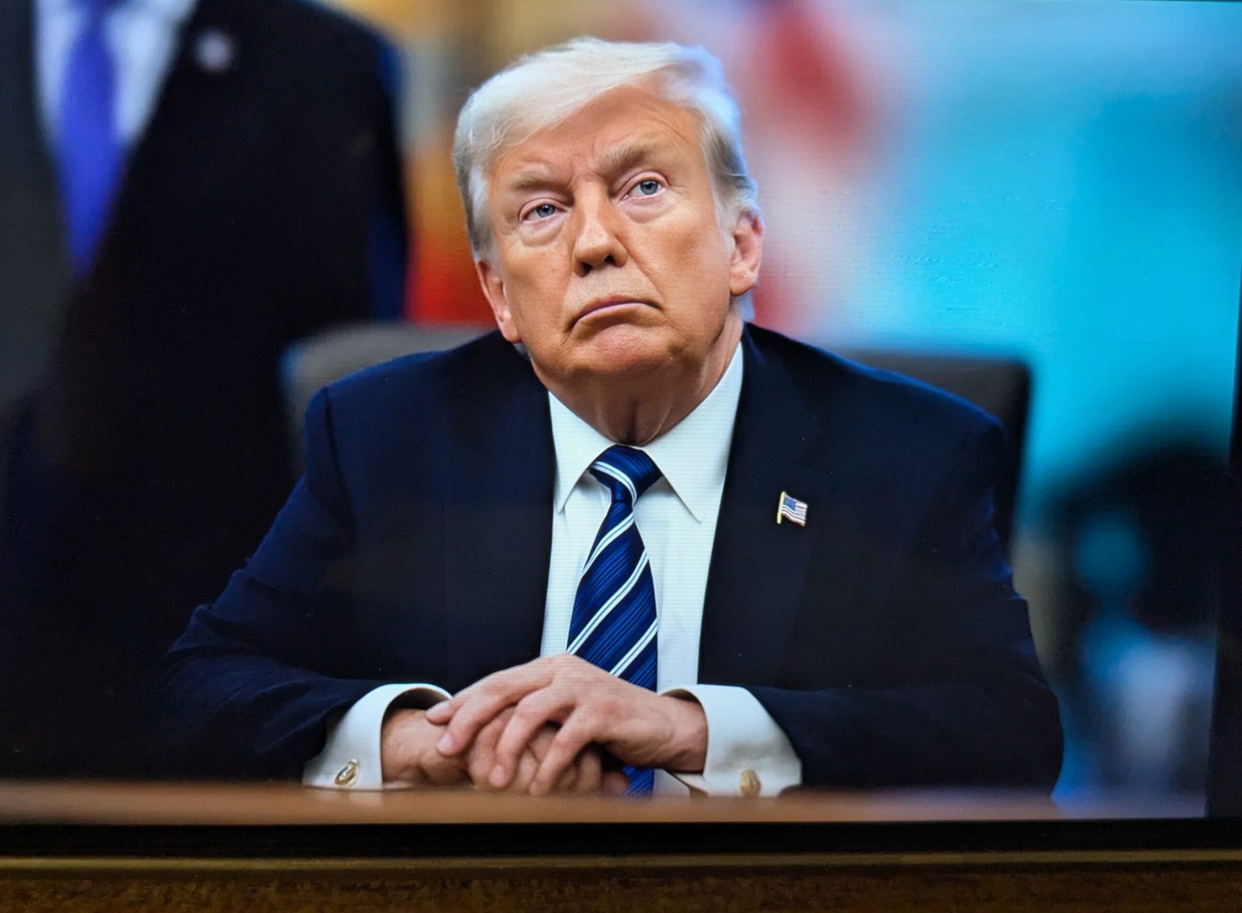 Trump Warns U.S. May Charge Hormuz Transit Tolls if Iran Deal Fails