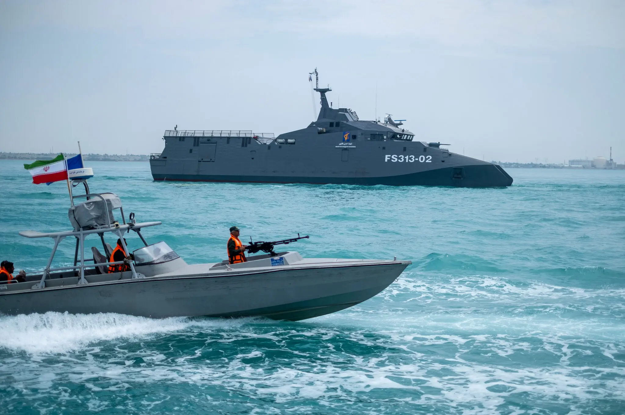 Iran Warns UK, France Against Military Presence in Strait of Hormuz