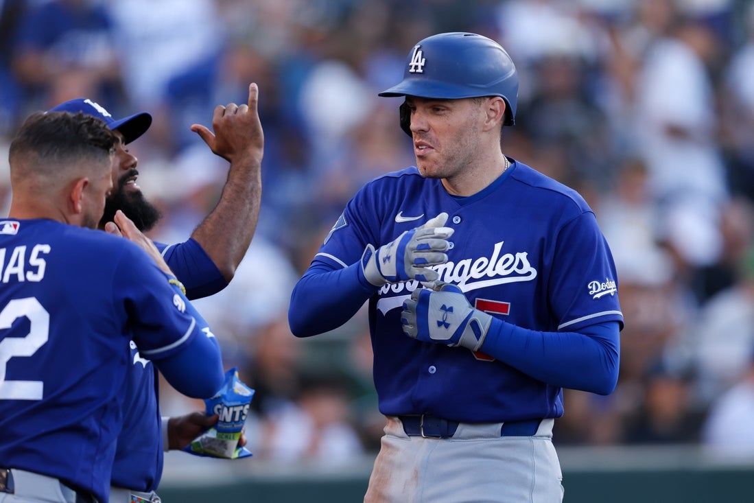 A’s belt 3 home runs, salvage series finale against Dodgers