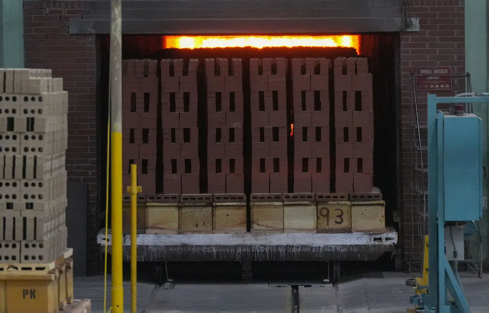 AI Boom Pushes Power Bills Higher, Leaving America’s Rust Belt Manufacturers Under Growing Pressure