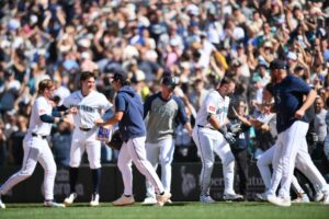 After 'huge' win, Mariners vie for series win vs. Twins