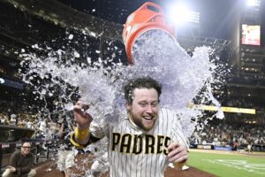Padres look to capture series against visiting Giants