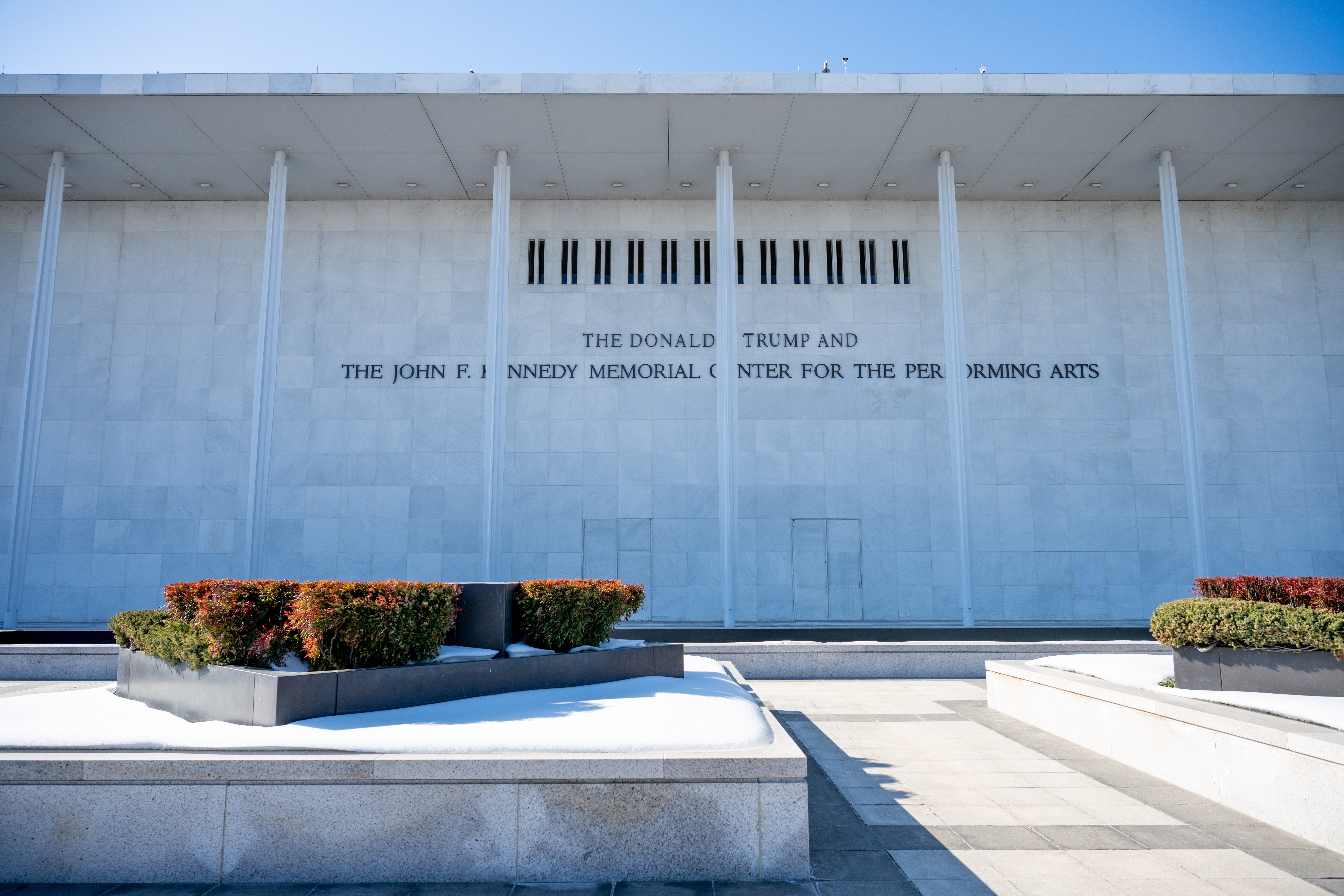 Judge Blocks Trump Name at Kennedy Center as Board Warns of Financial Collapse