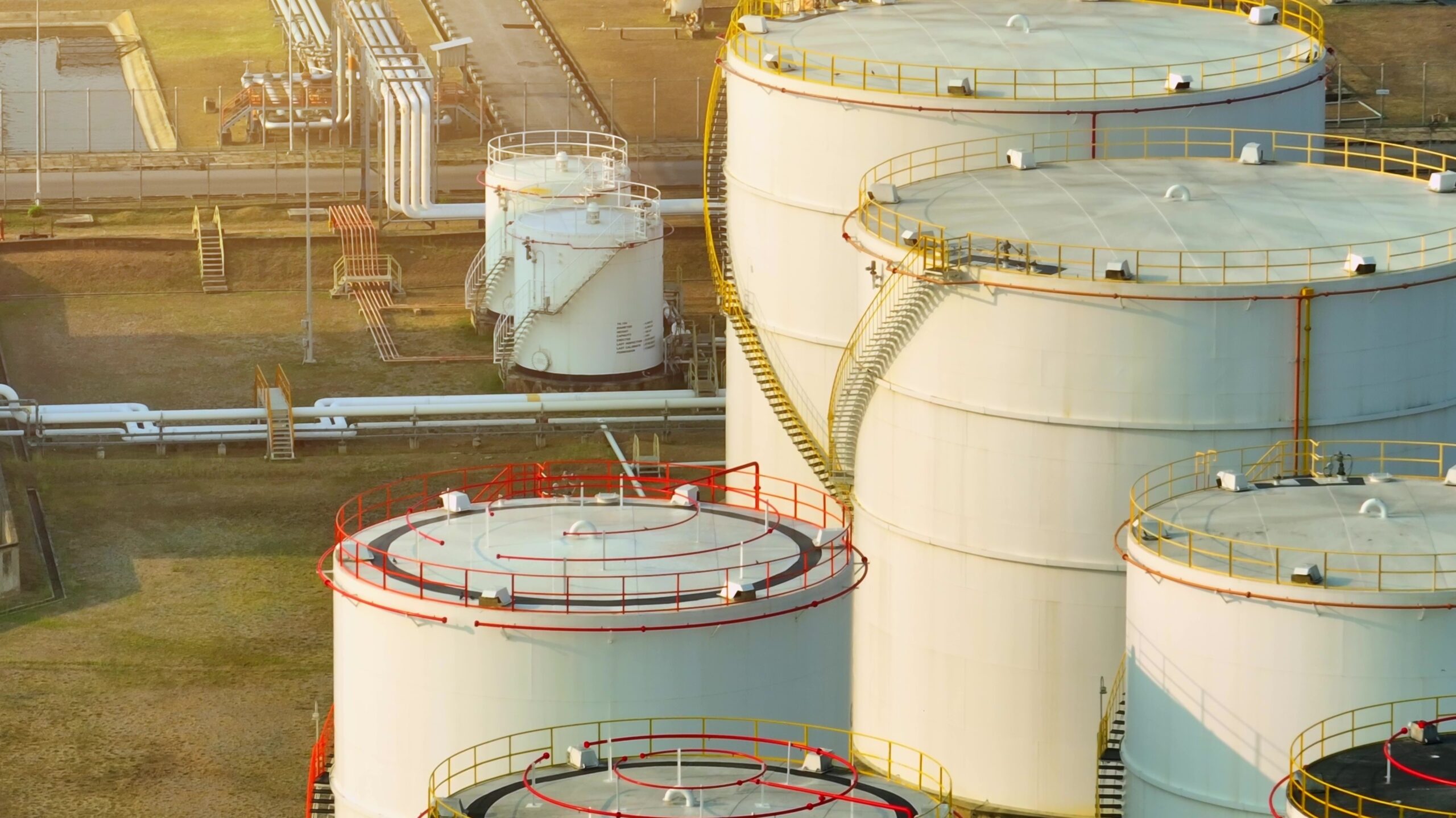 Global Oil Stockpile Buffer Nears Critical Levels as Supply Disruptions Drain Inventories