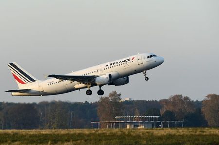 Air France Flight to Detroit Diverted Over Ebola Travel Restrictions